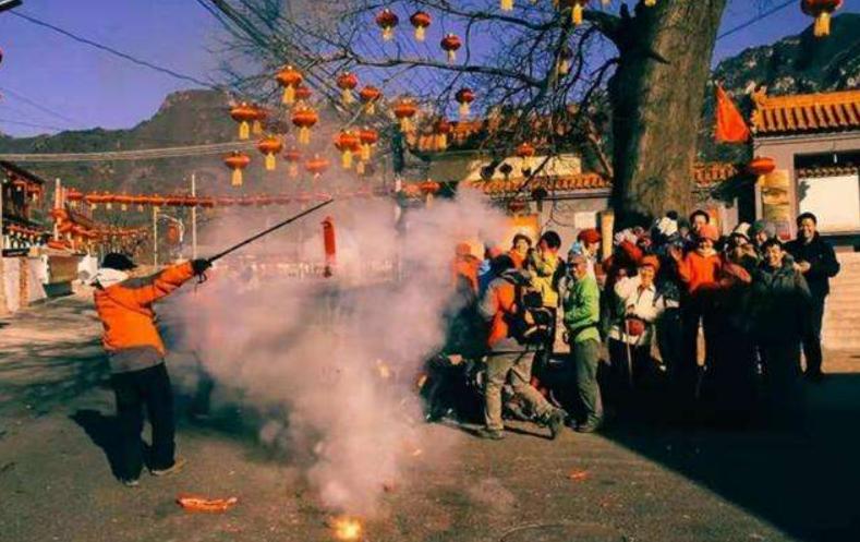 1999年山东一小贩卖毒冰棍，12个孩子无辜死亡，真凶逃亡15年被抓