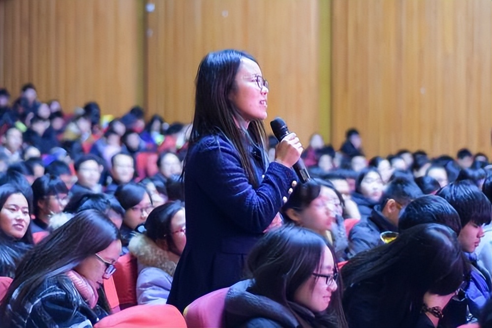 山东师范大学宿舍引发热议，新生吐槽环境差，网友：该知足了
