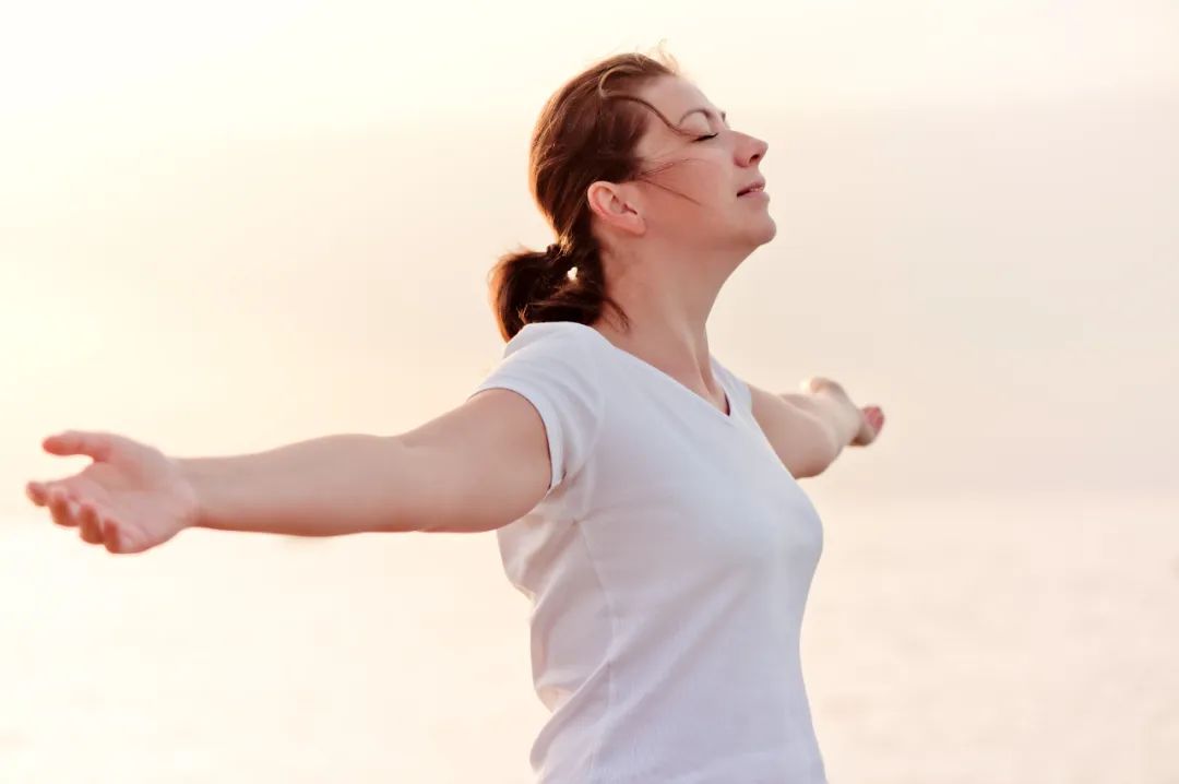 起诉离婚净身出户还要付抚养费吗,离婚净身出户可以不给抚养费吗