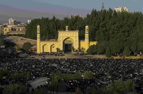 为什么*疆新**女子很少嫁到内地，本地姑娘说了大实话，确实很尴尬！