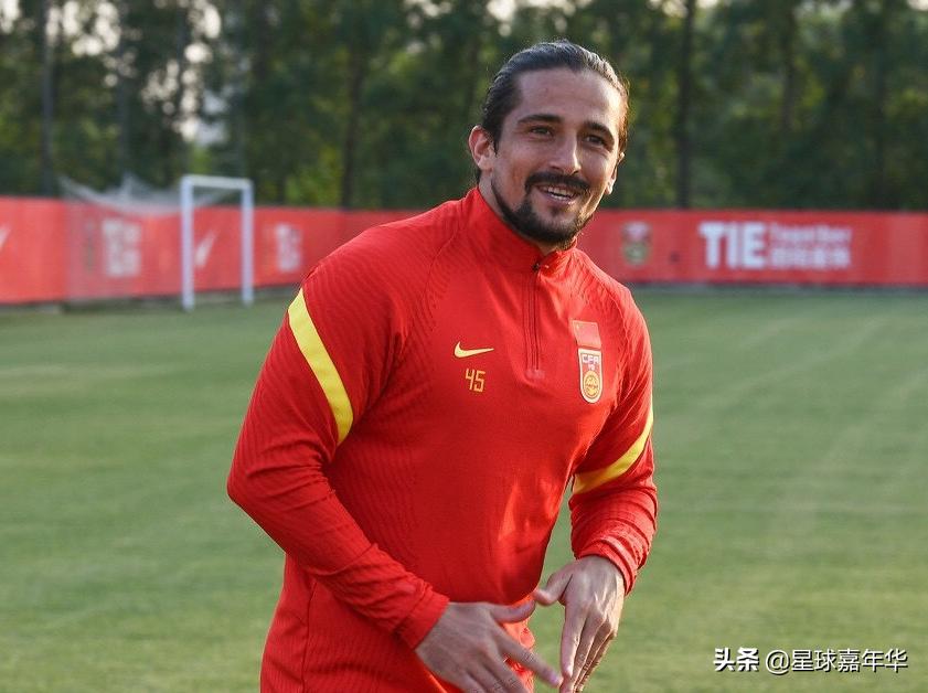 感恩过去所有！黄晓明离婚的这句话，为什么值得国足球迷学习？