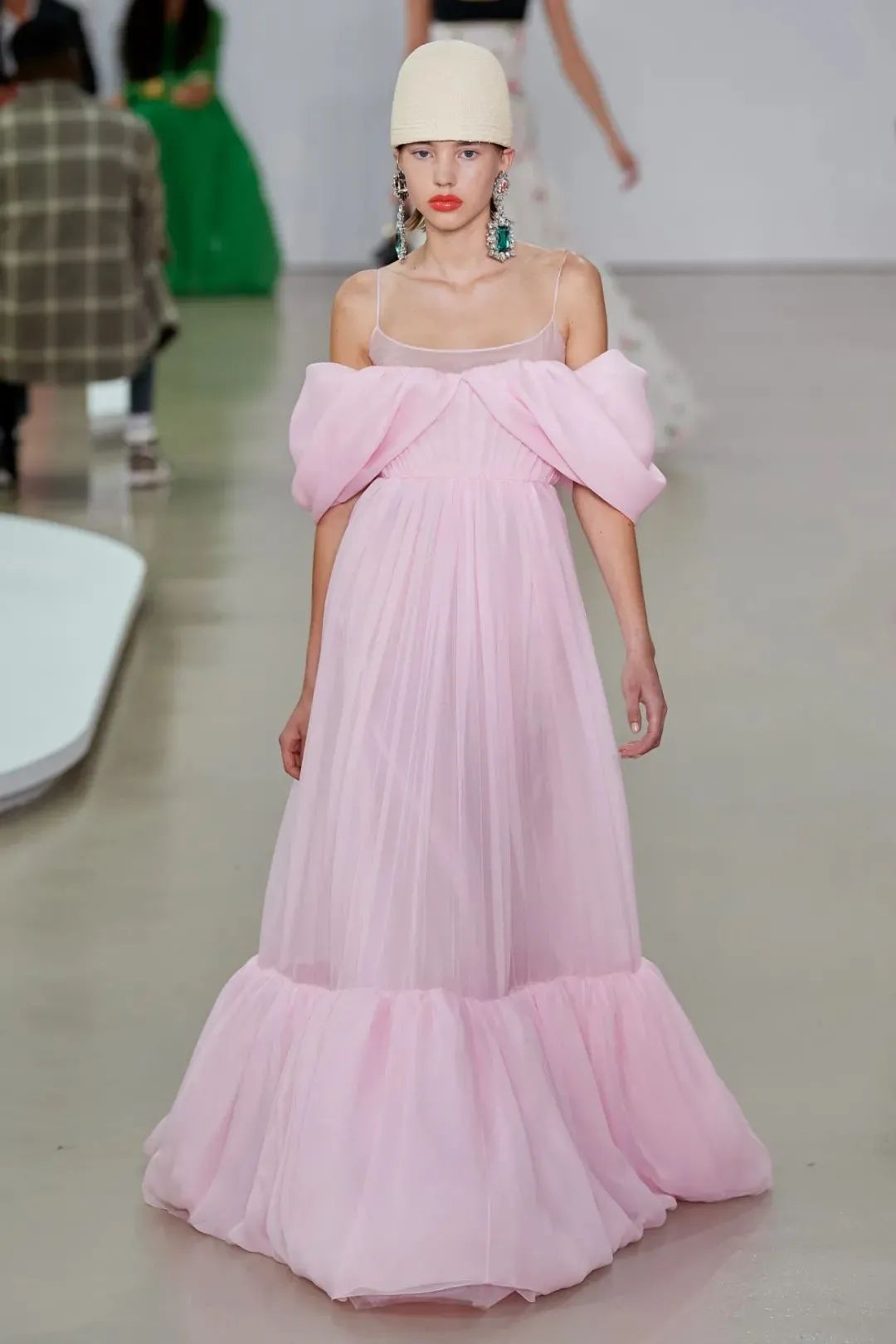 lisa最近同款粉色,lisamv绝美镜头粉色