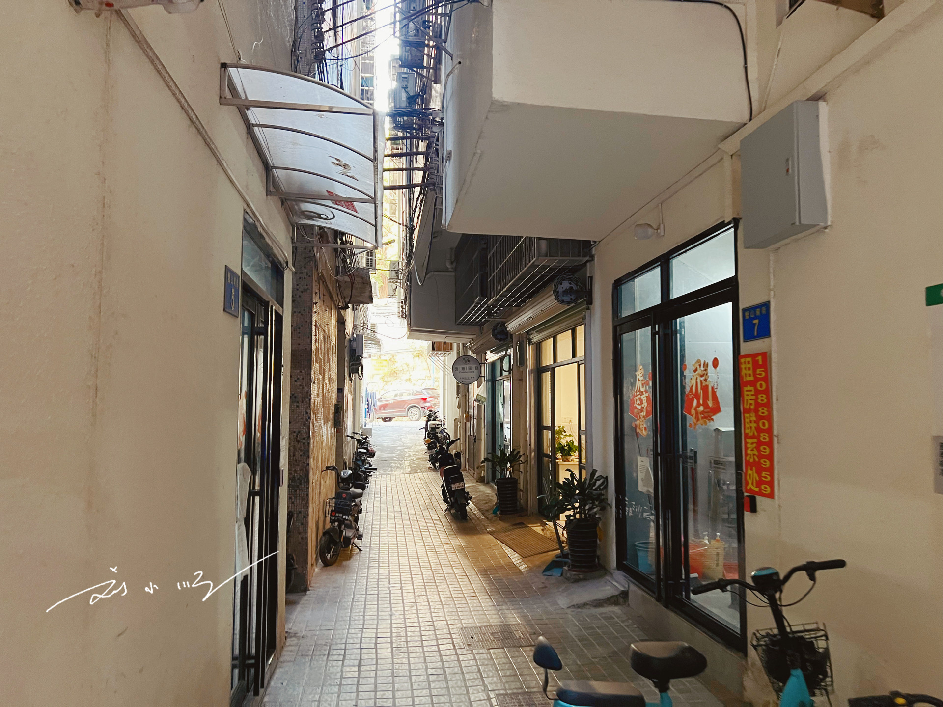 广州市白云区这个城中村,就在南方医院斜对面,商铺很多还很热闹