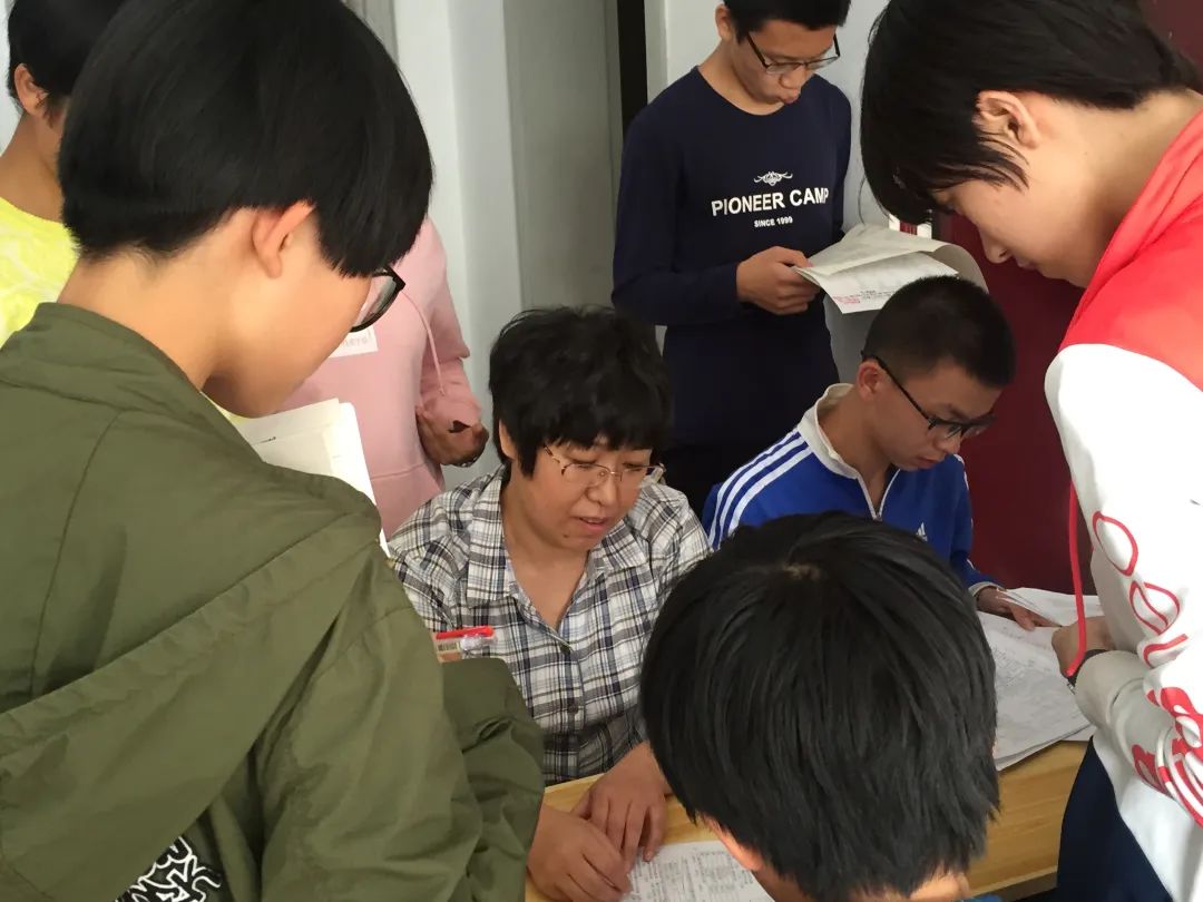 「师者铸魂」“我最喜爱的老师”--超越团队文理组