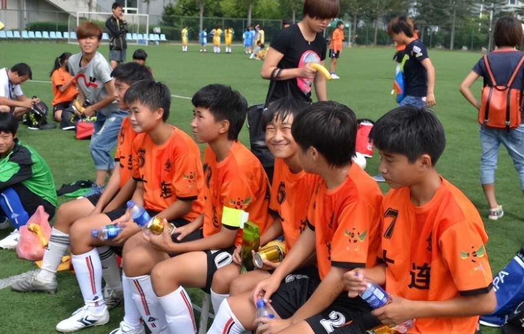 杭州一男生“一脚踢进同济大学”，从小喜欢足球，家长教育很成功