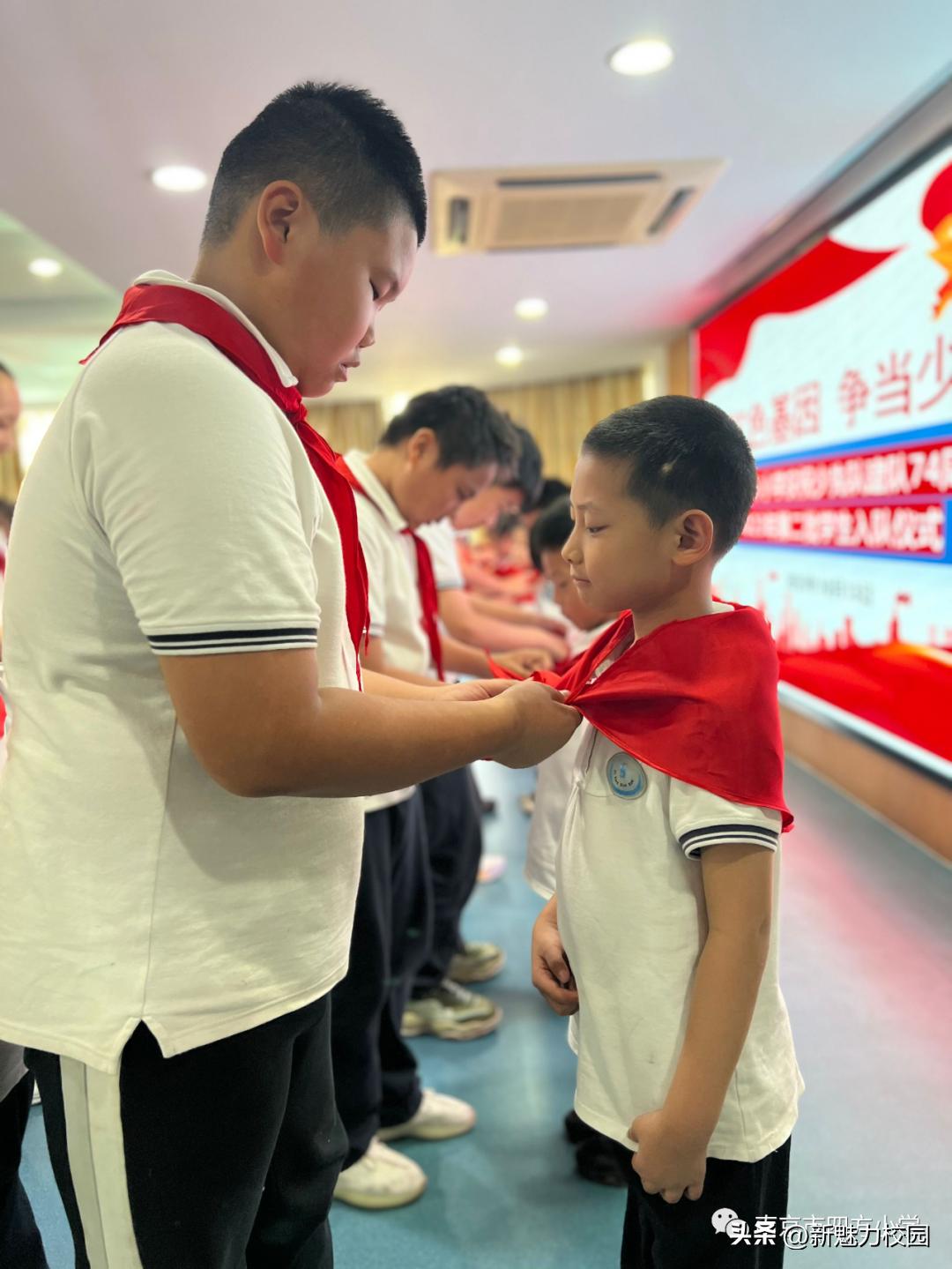 少先队入队仪式八一希望小学,一场特别且震撼的少先队入队仪式