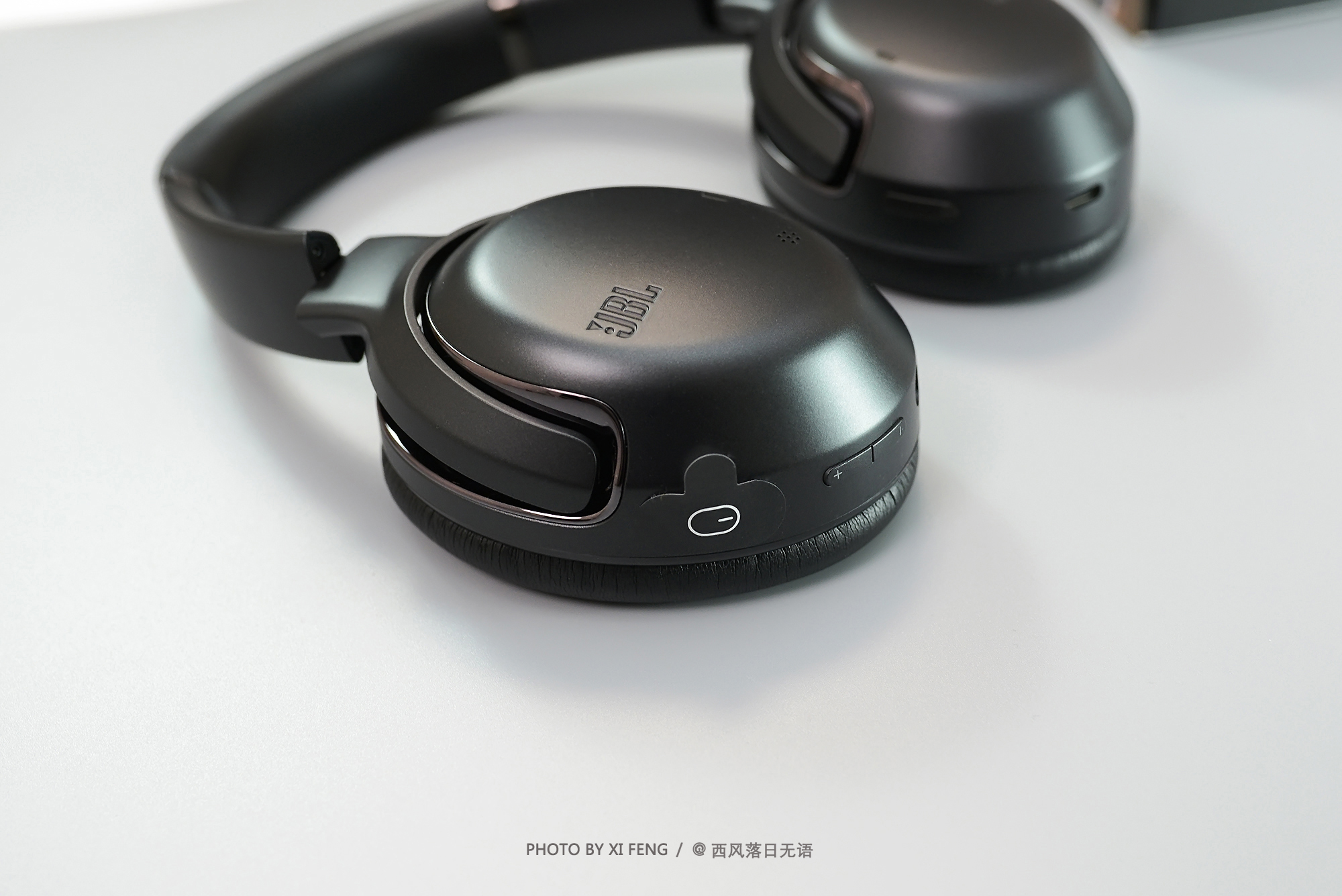 SONY、Bose、JBL三大信仰品牌，顶级降噪大头戴，换你会选谁？