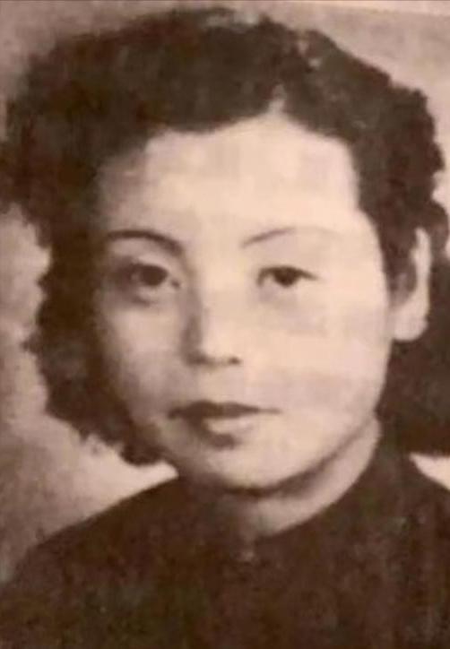 她是陈独秀最宠爱的孩子，不听劝告遭骗婚，晚年还被儿子卷走财产