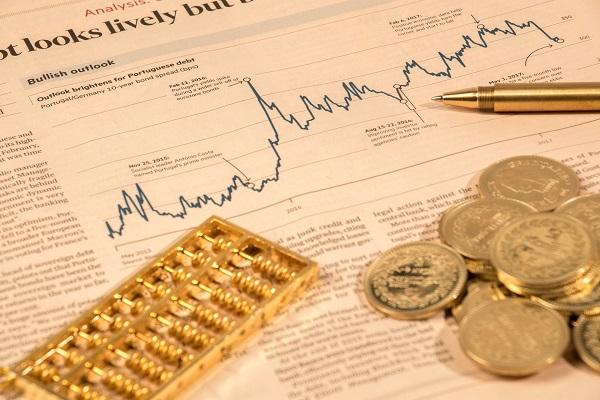 格力盈余管理案例,行业竞争对商业模式的影响