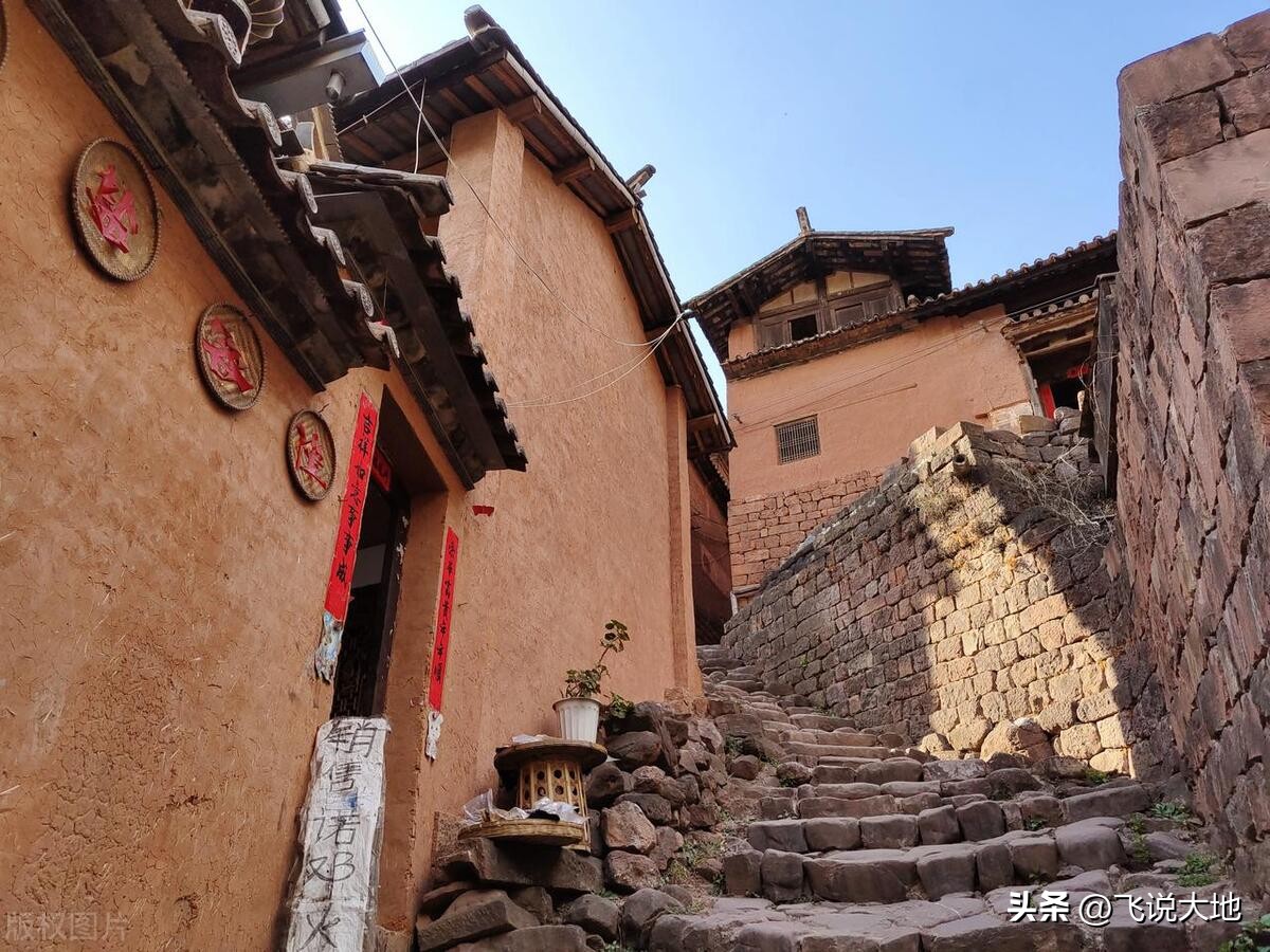 云南旅游必去的三个古镇,云南旅游必去的4个古镇