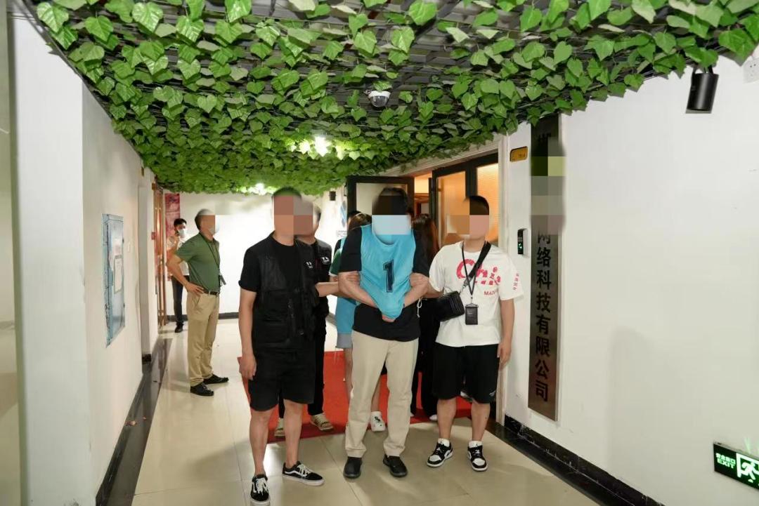 网警永远守护你,陪你度过漫长岁月警察