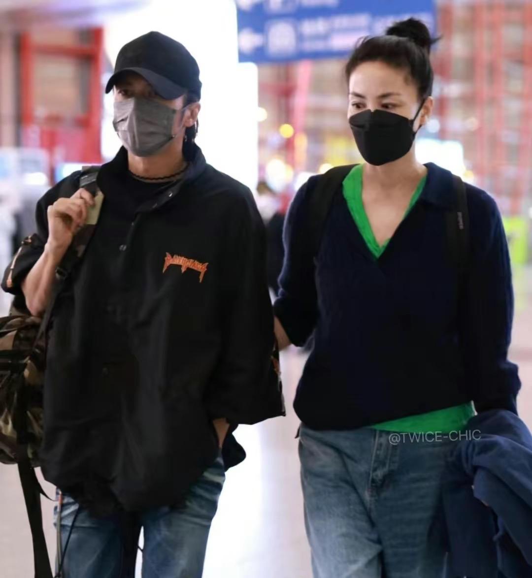 王菲和谢霆锋高调晒照片,王菲与谢霆锋的最新近况