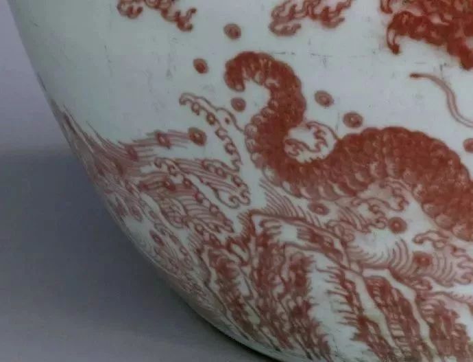 大清嘉庆香草龙纹官窑盘,清三代瓷器龙纹特征