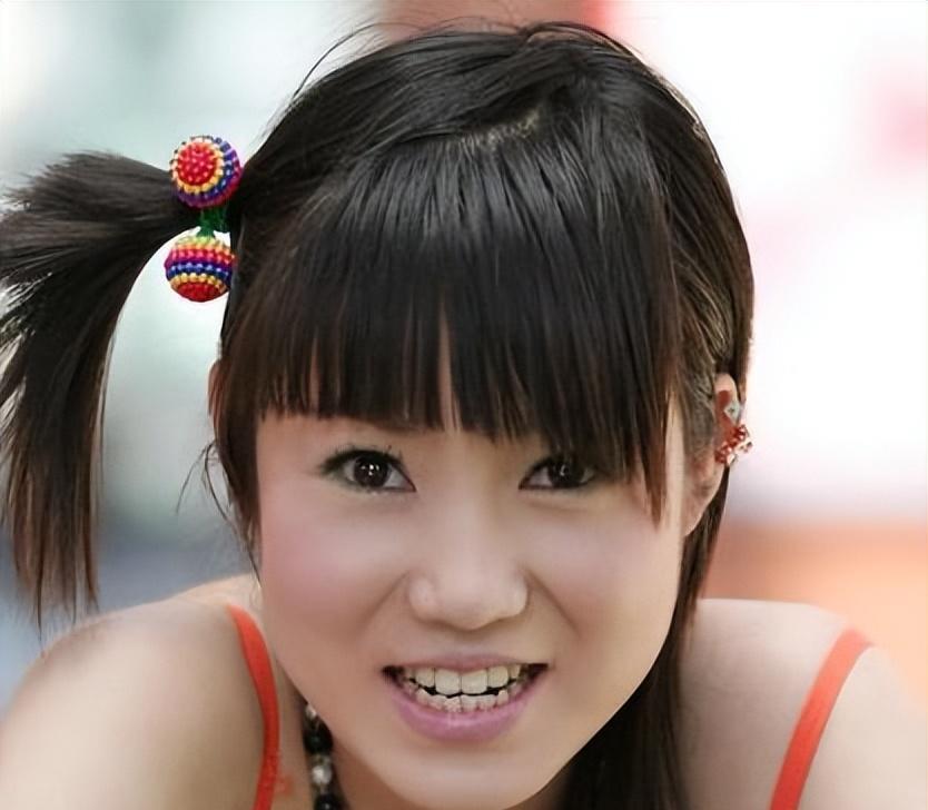 “网红模特”*筱雨张**,出道一年拍21套人体写真,现38岁仍单身未婚