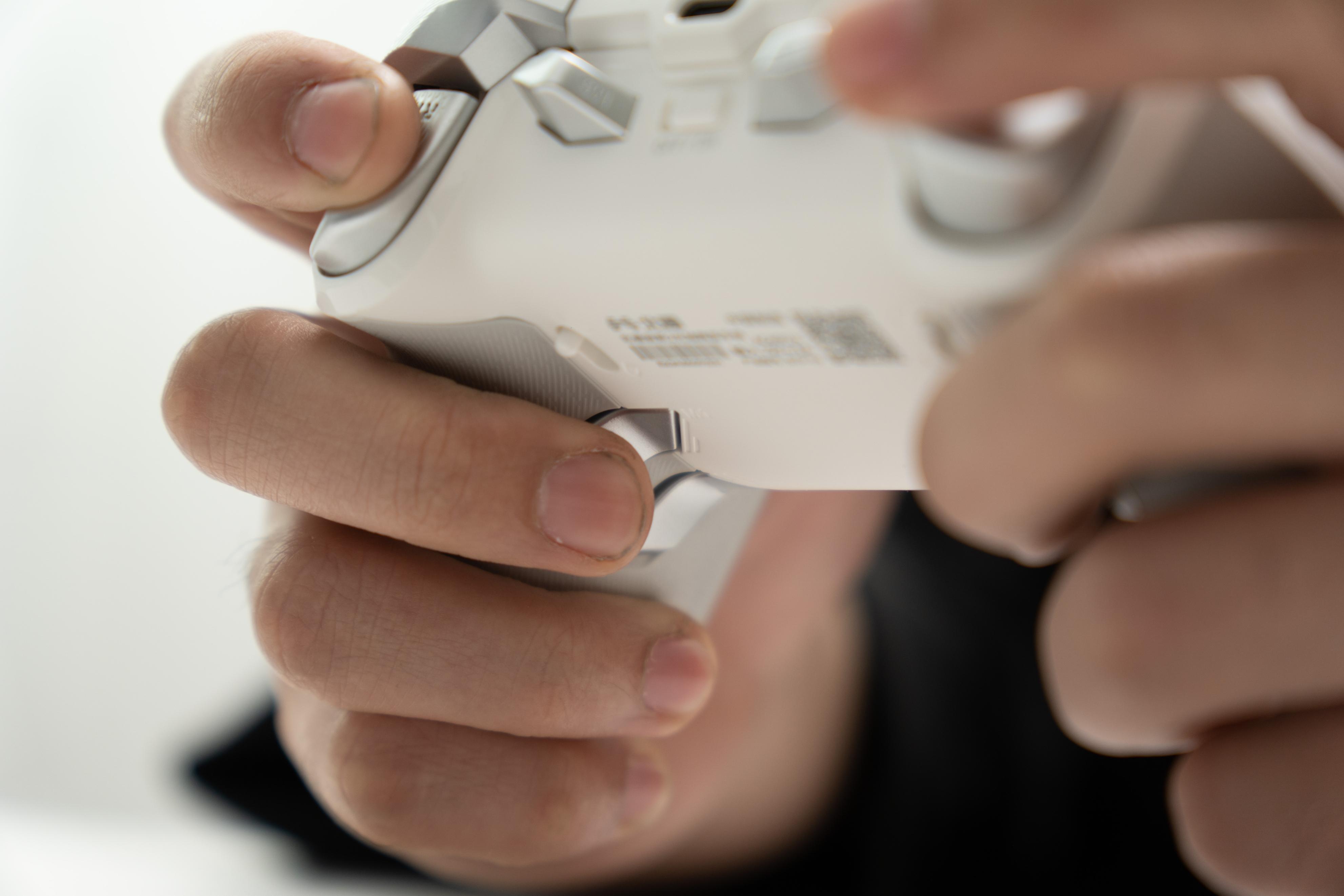 北通游戏手柄宙斯2,北通宙斯2手柄好还是pro手柄好