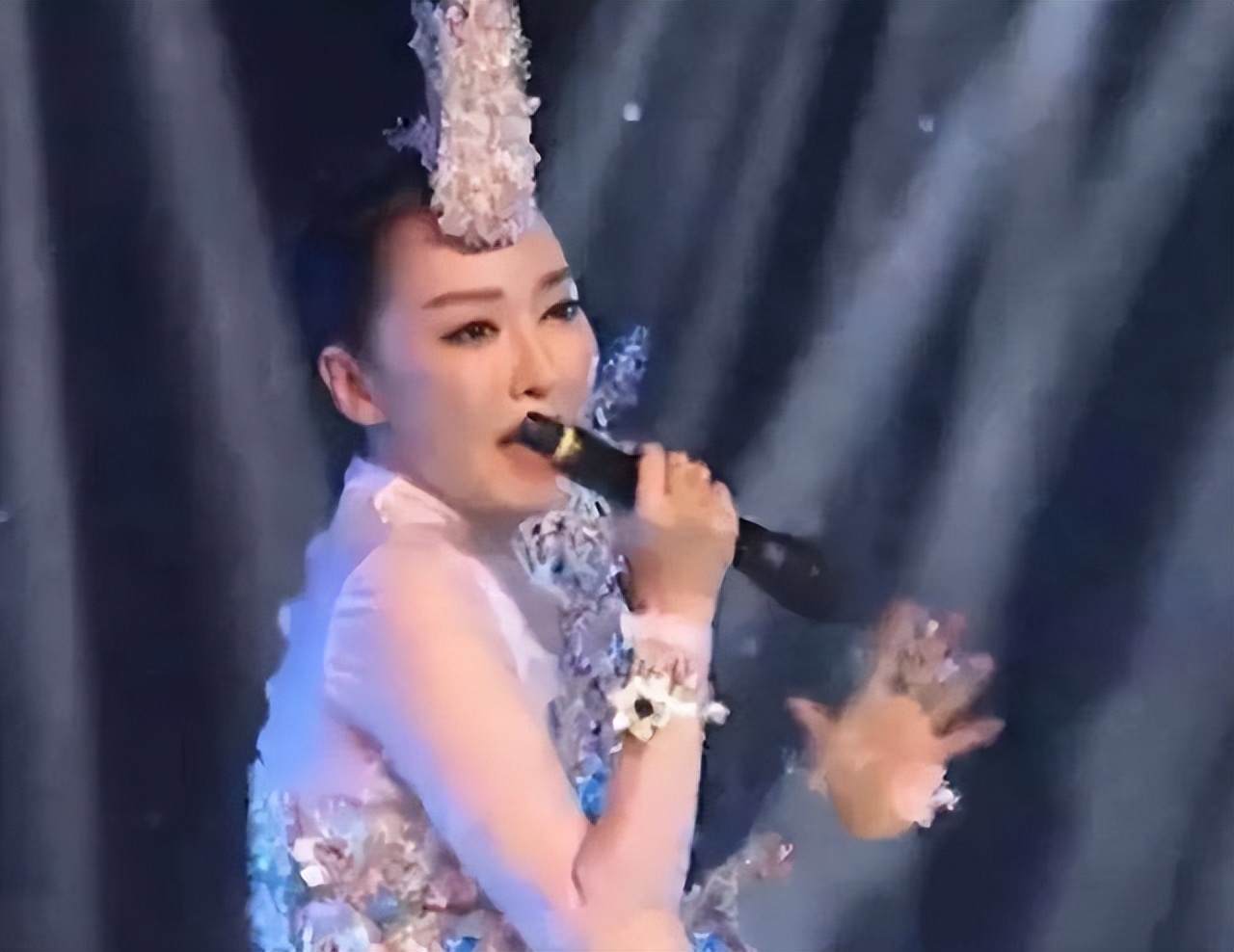 萨顶顶周鹏专辑,萨顶顶周鹏唱腔