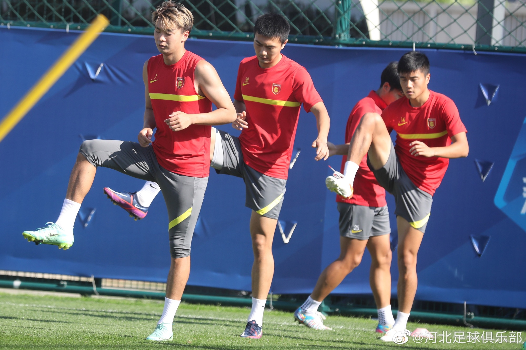 足球运动员张威个人资料简介,张威青训