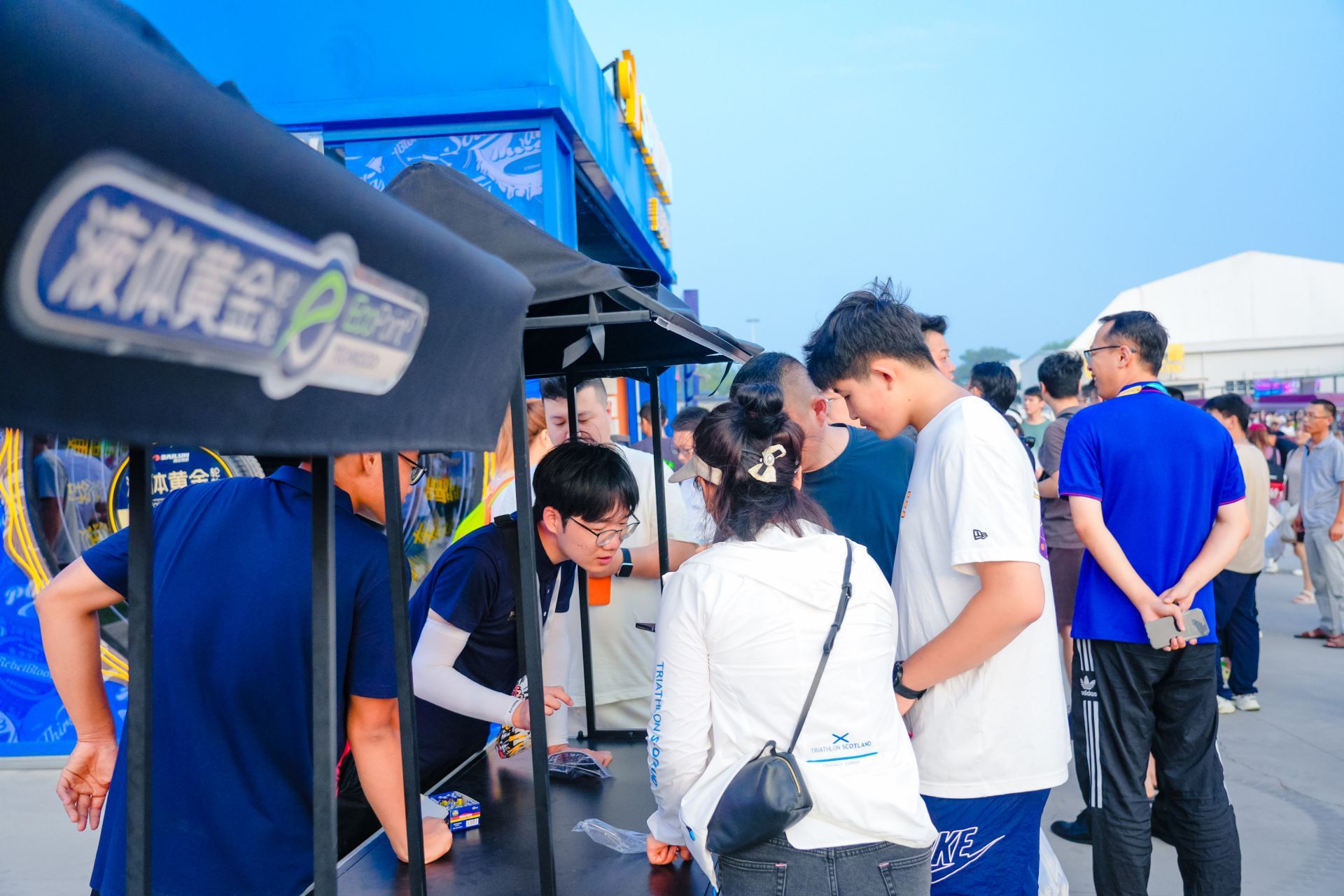 限定惊喜派送不断，赛轮集团携液体黄金轮胎亮相青岛国际啤酒节