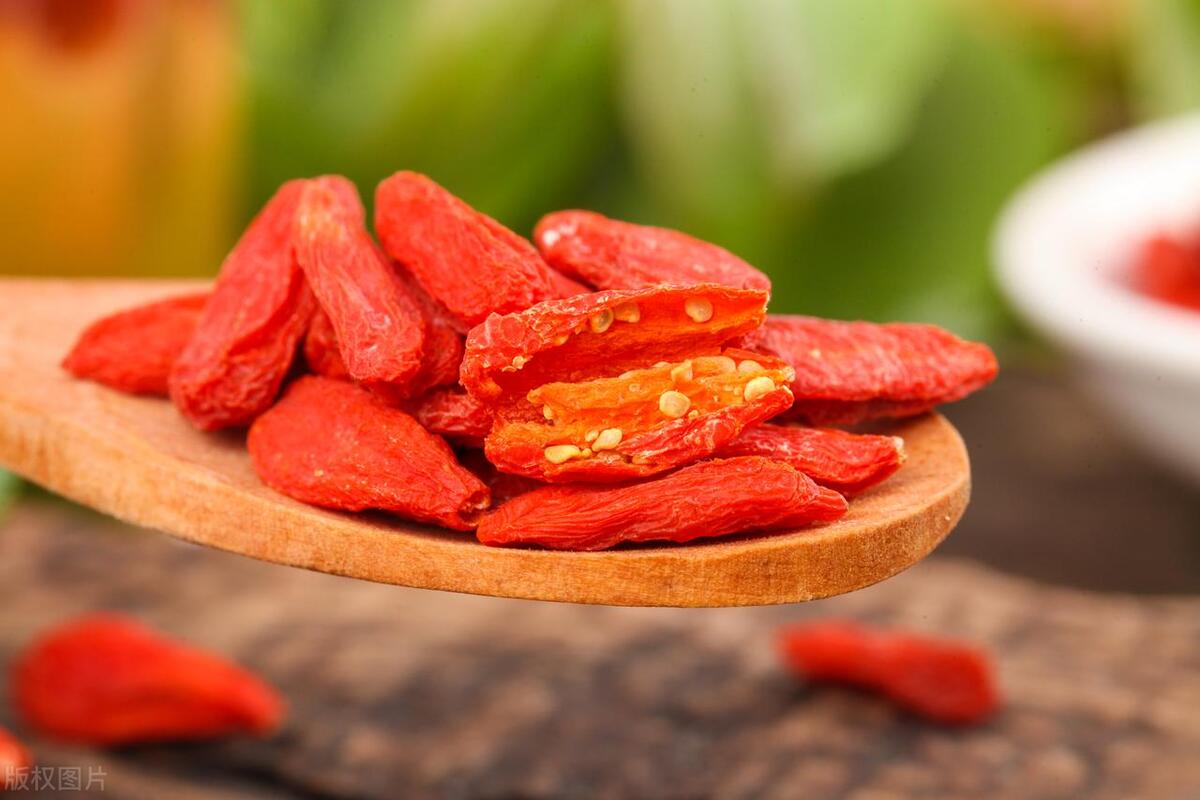 70岁老人护肝养生,60老人护肝吃什么