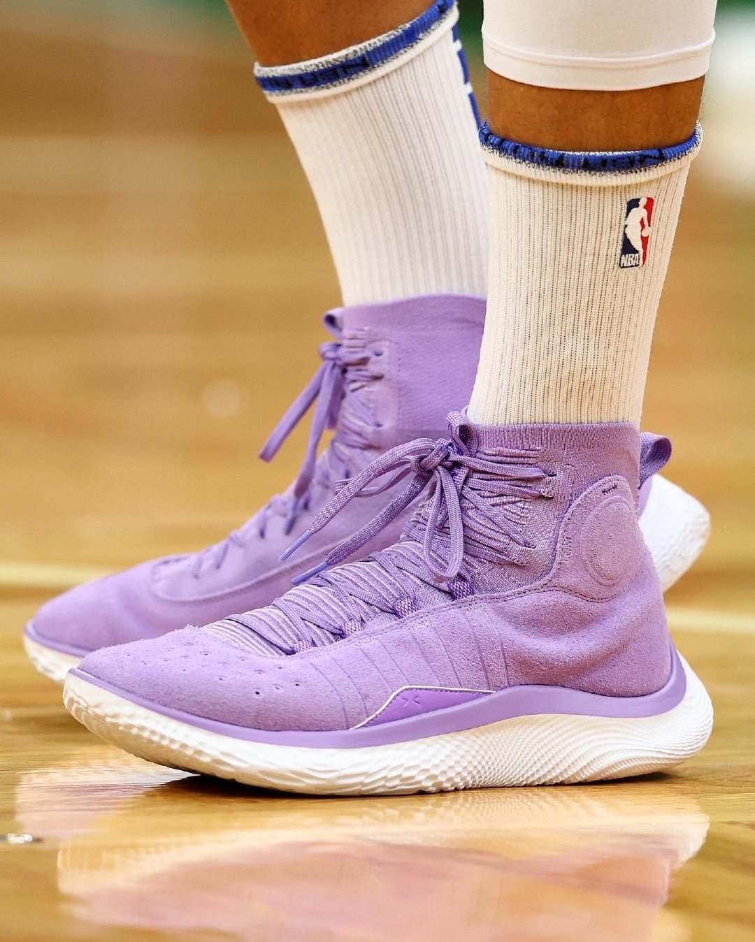 库里四次夺冠数据,库里再夺一冠安德玛