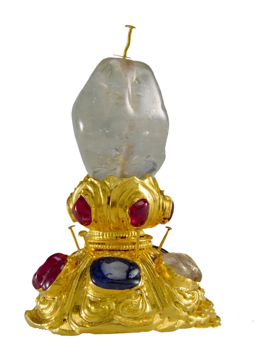 和珅官帽顶珠价值一亿三千多万,和珅怎么可以戴王爷的顶珠