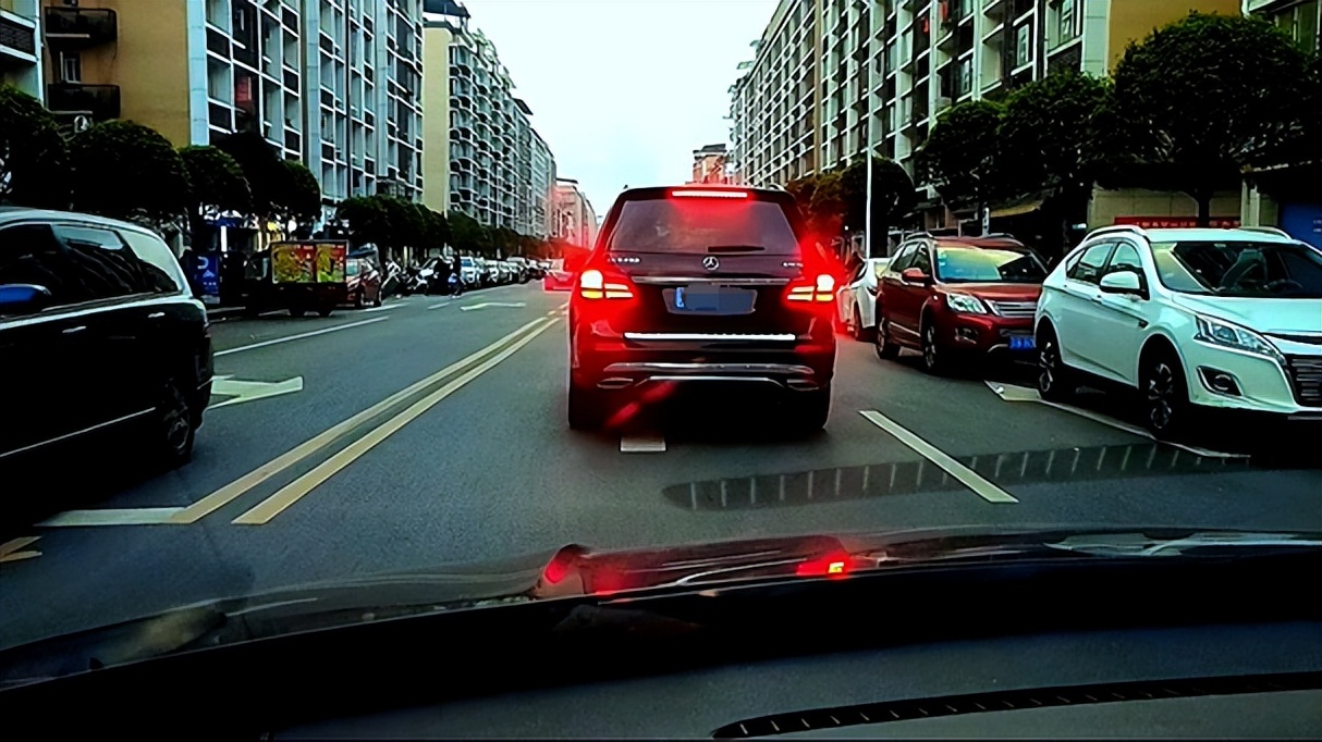 刹车点刹好还是拖刹好,点刹刹车