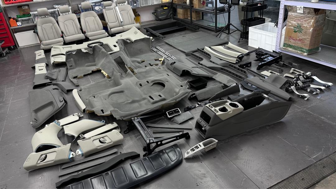 老款奥迪q74.2报废,奥迪q7新能源报废车