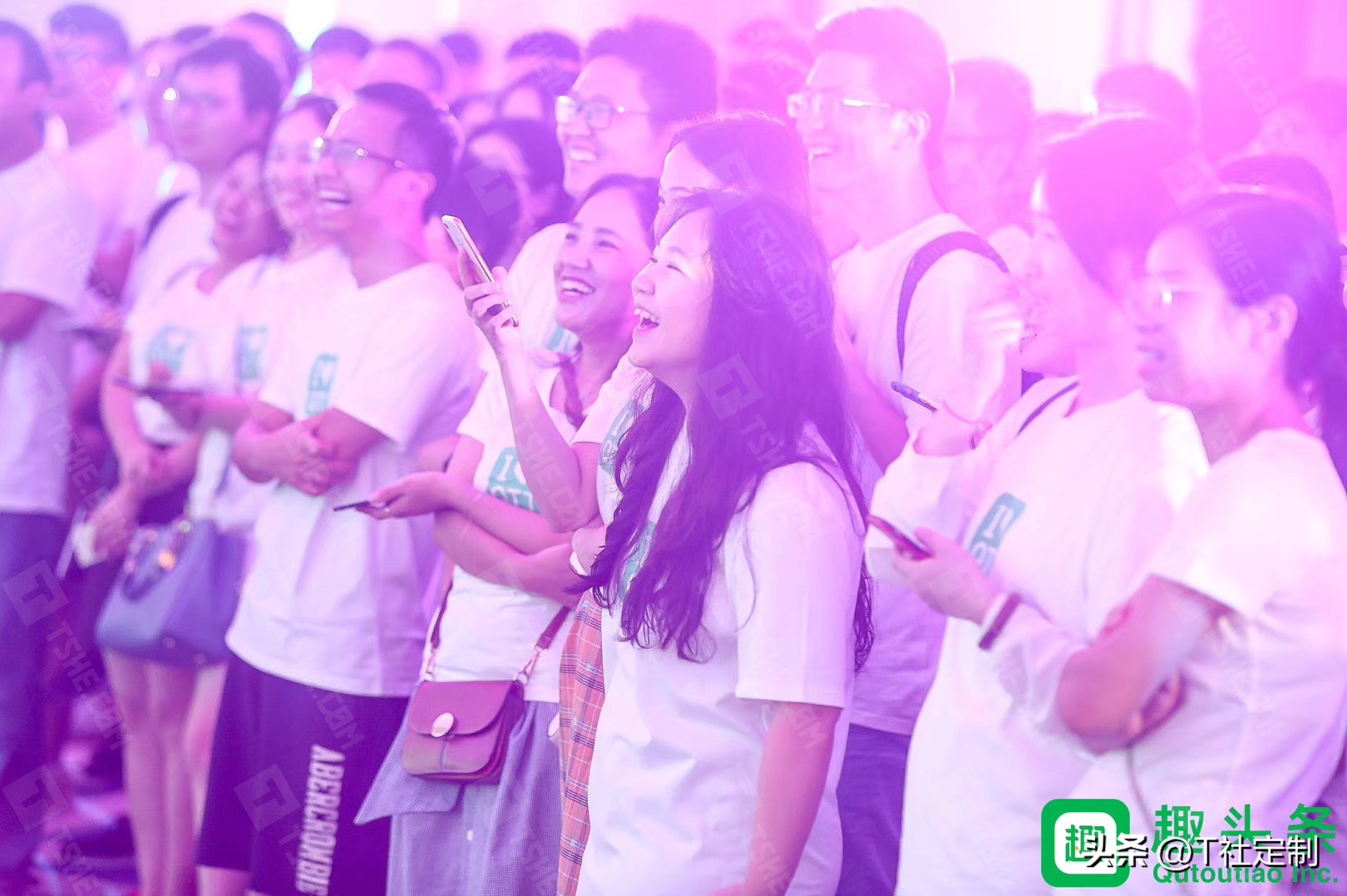 公司文化衫周年庆定制图案,企业文化衫设计推荐