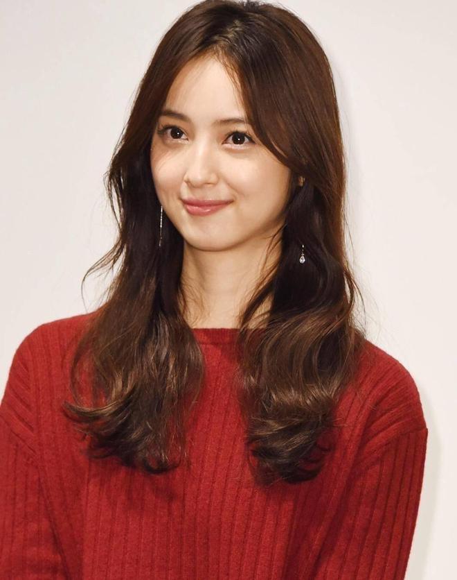 “日本第一美女”佐佐木希产下二胎，大16岁老公曾在婚后出轨多名女性获其原谅：决定守护从零开始努力的老公