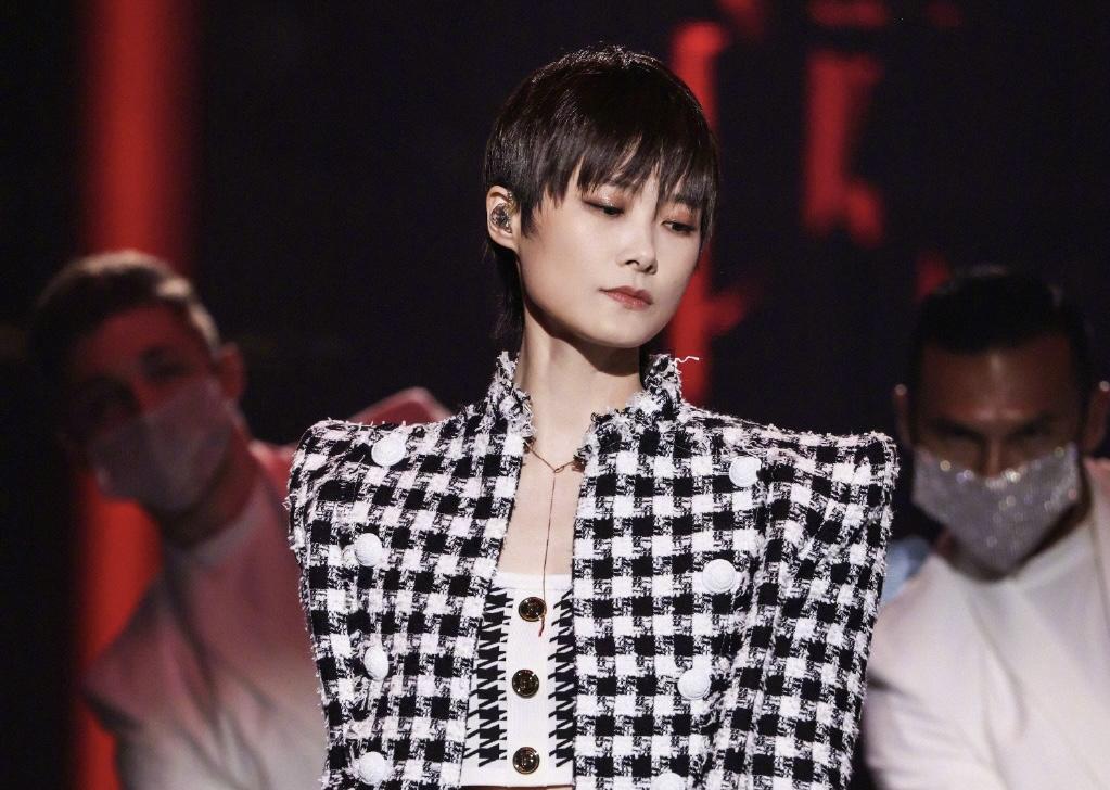 央视为什么要给华晨宇面子,央视对华晨宇的态度