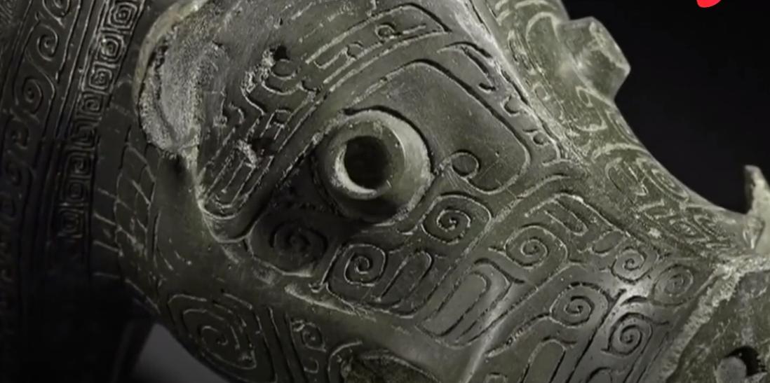 父子挖地基挖出一头猪,湖南父子盖房子挖出一只金猪