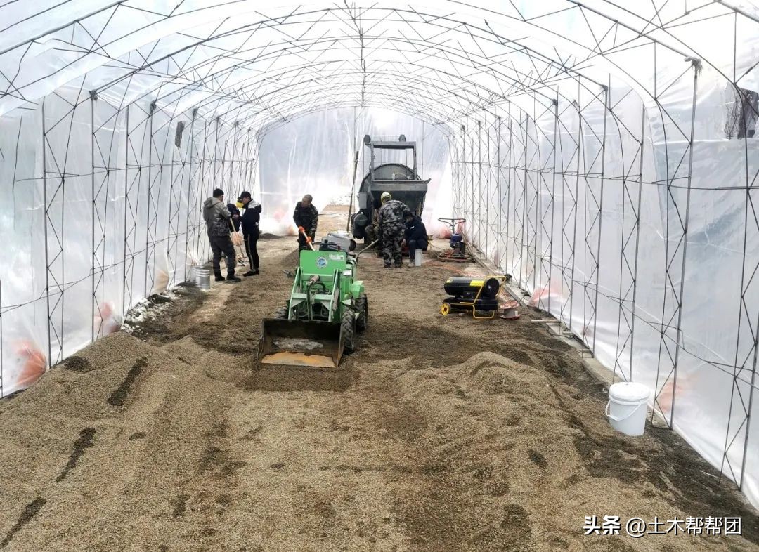 透水混凝土冬季施工地面需浇水吗,透水混凝土施工流程注意事项