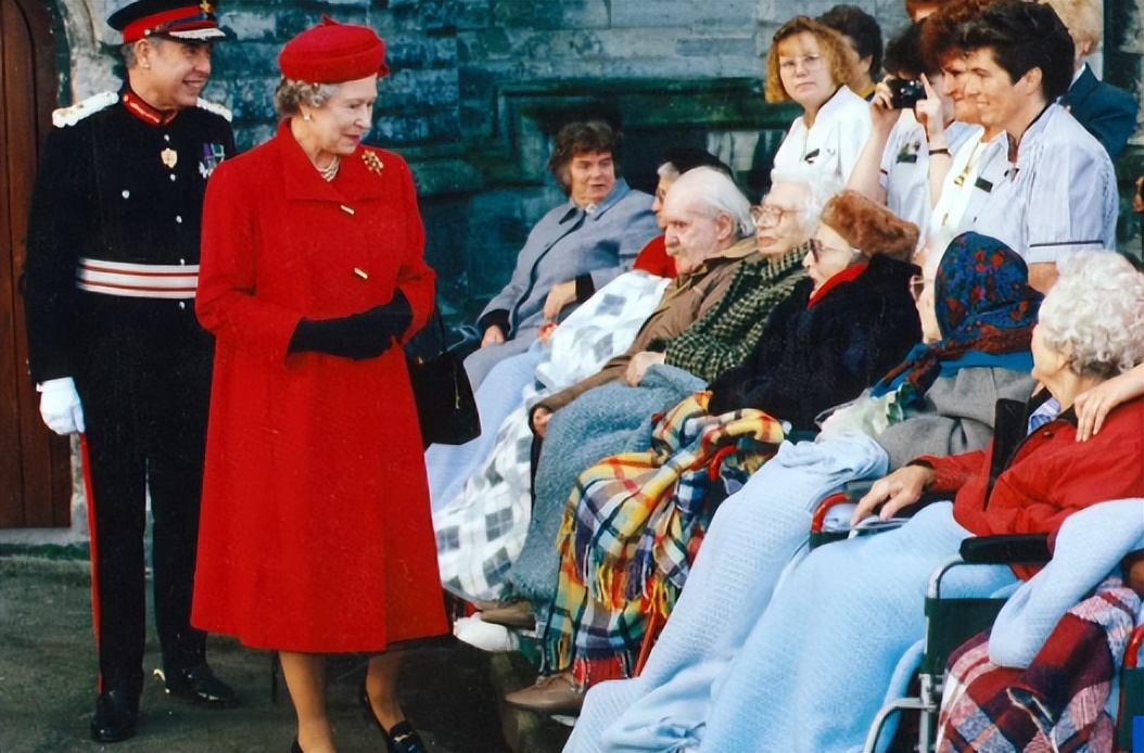 登基70周年！每年一张照片带你回顾女王的传奇人生