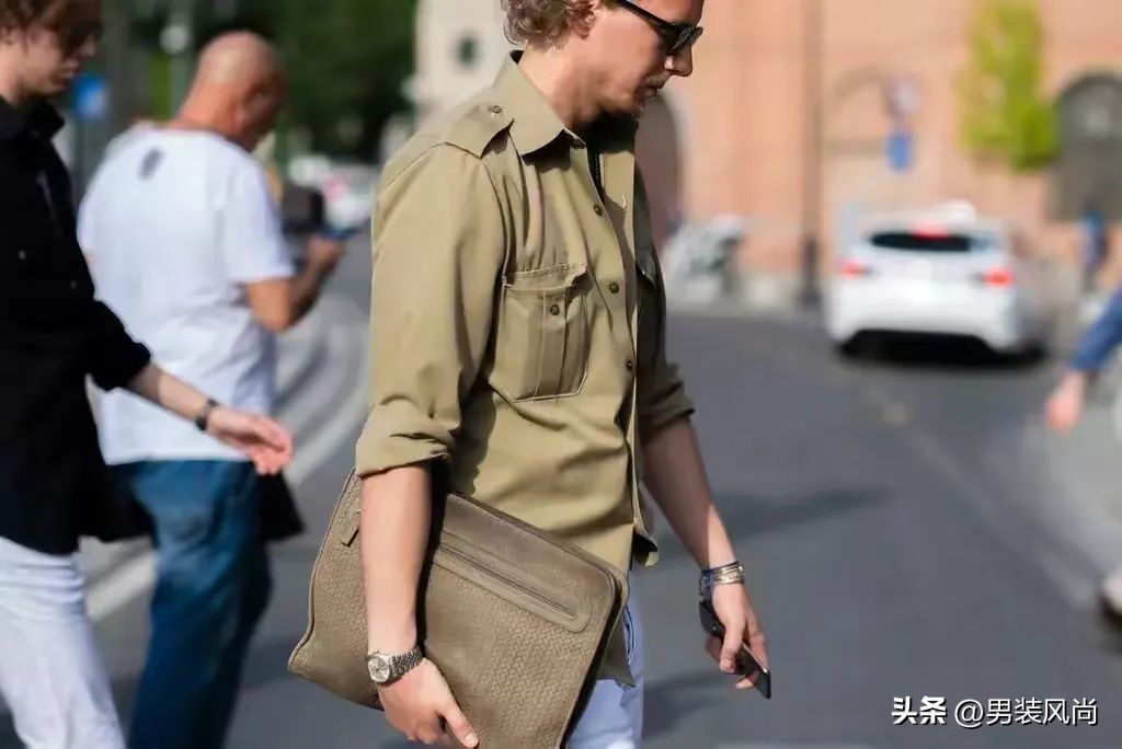 大容量包包高级感简单大方搭配,夏季型男必备的6款包包搭配指南