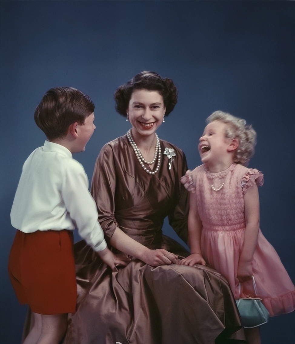 英女王最爱的儿子,英女王最疼爱哪个孙子