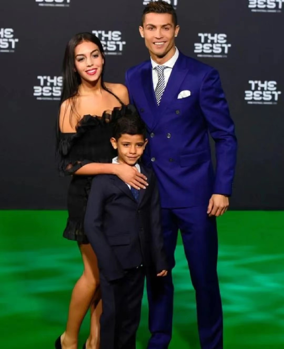 c罗姆巴佩梅西阿根廷队长,阿根廷夺冠梅西与老婆的视频