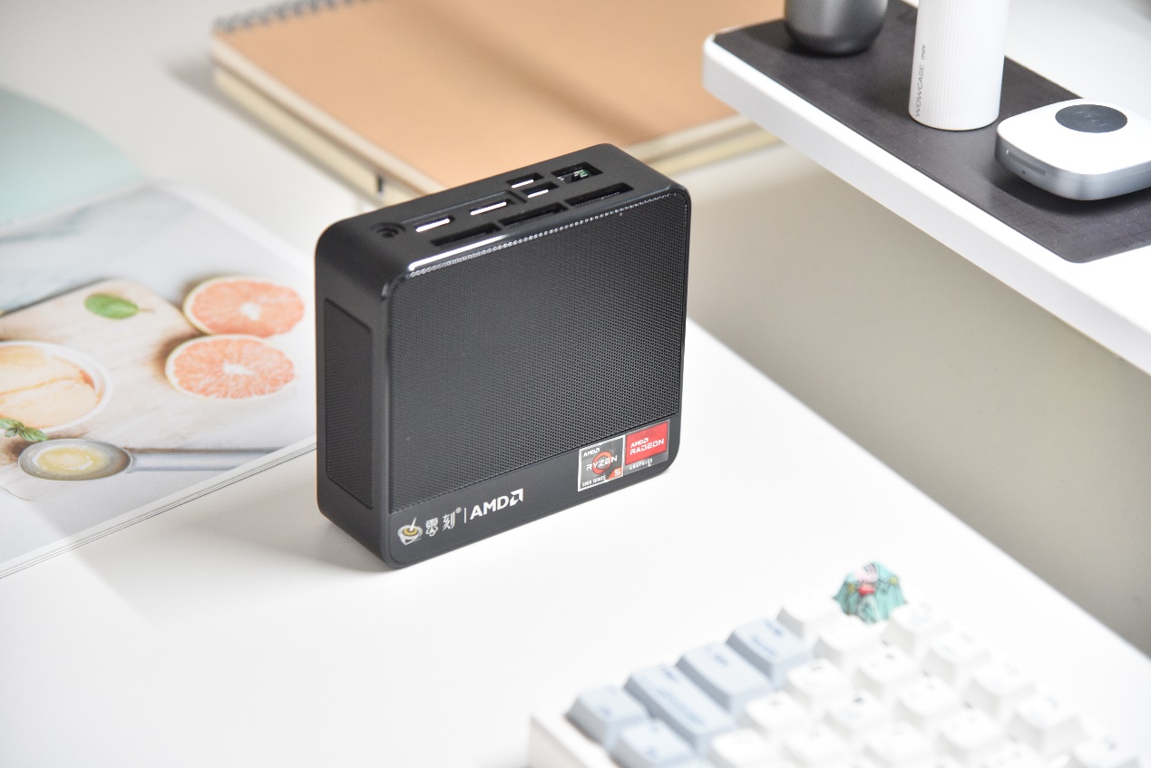 放弃台式，巴掌大零刻SER55500U打造简洁桌面，性能不输传统电脑