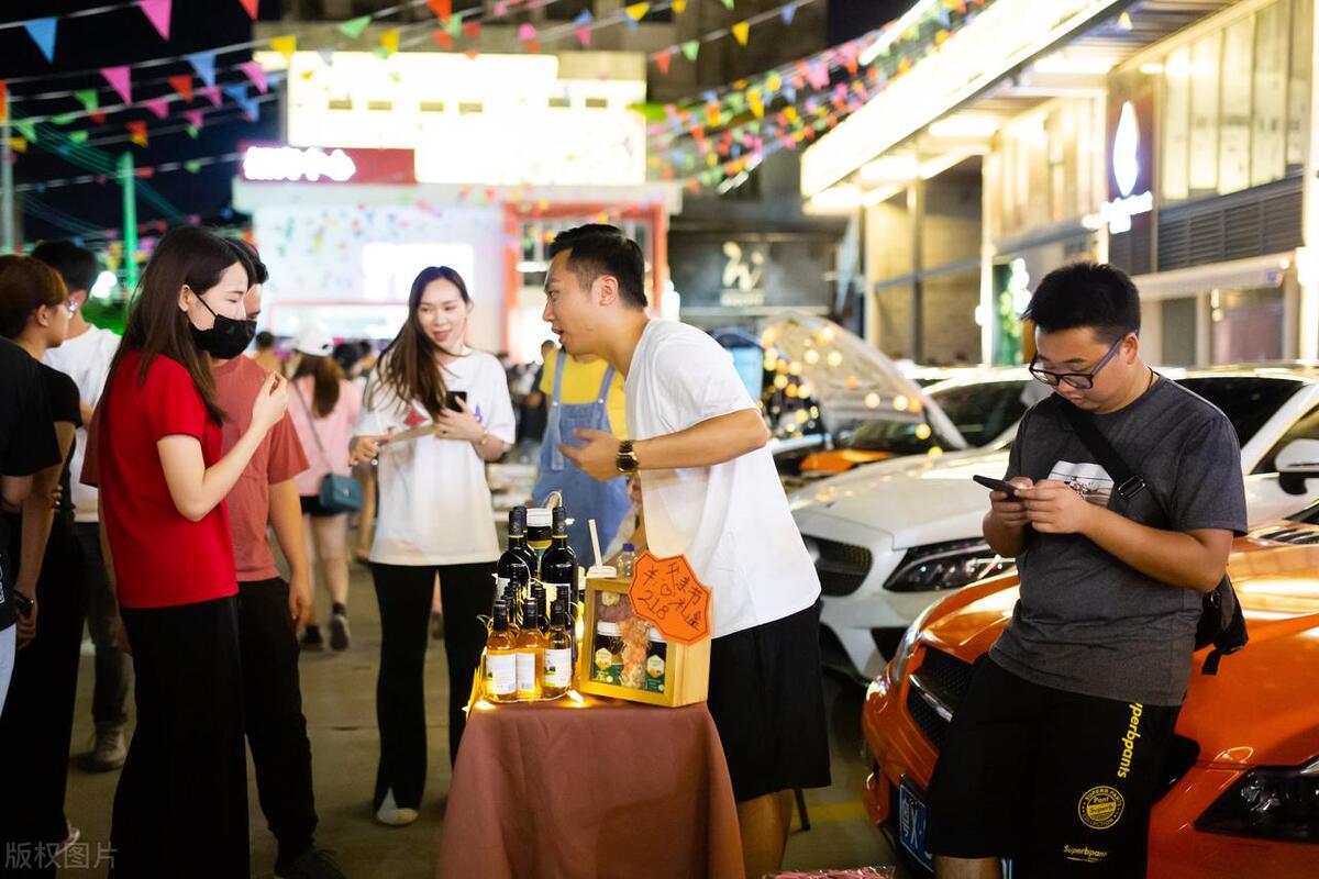 下班摆摊做些什么赚钱,上班族业余兼职摆摊适合做什么