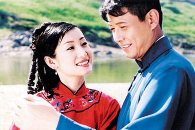 程前：与前妻离婚27年，娶小娇妻51岁当爹，如今前妻生活怎么样了