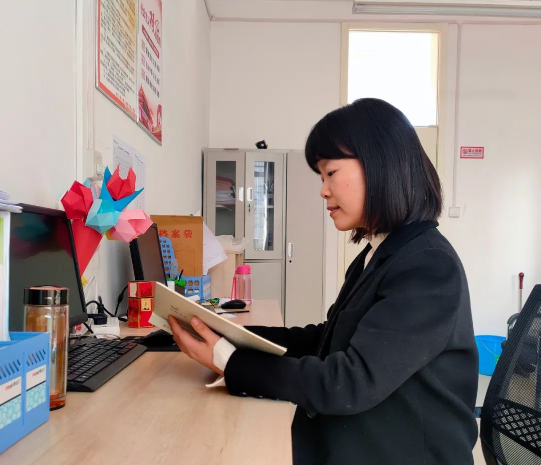 读书丰底蕴清气溢师心——临渭区胜利小学语文组教师读书分享活动