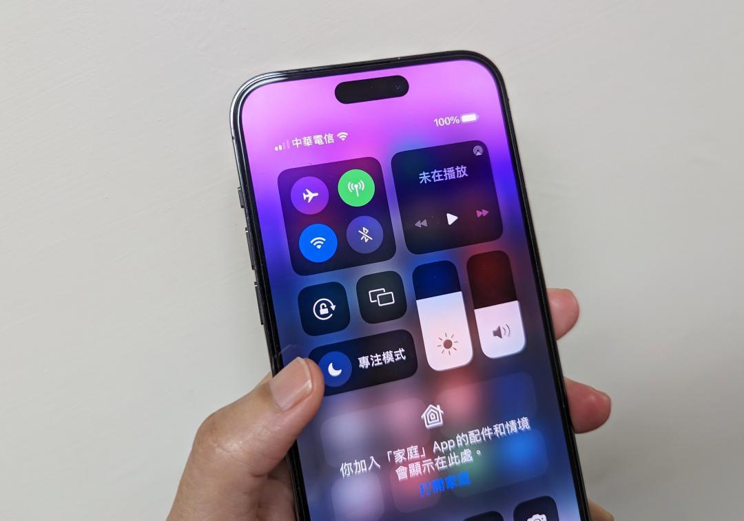 苹果15和华为mate60哪个芯片好,苹果15和华为mate60销量对比