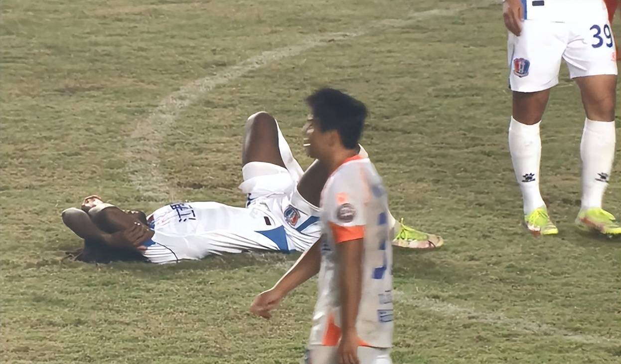 奶奶都能进的球gif,奶奶球场投球百发百中