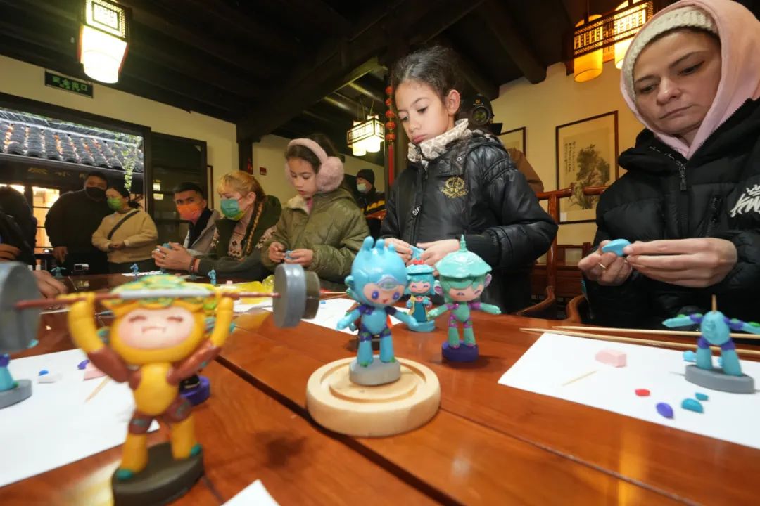 亚运吉祥物宸宸的灵感来自于哪里,亚运吉祥物宸宸怎么用粘土捏