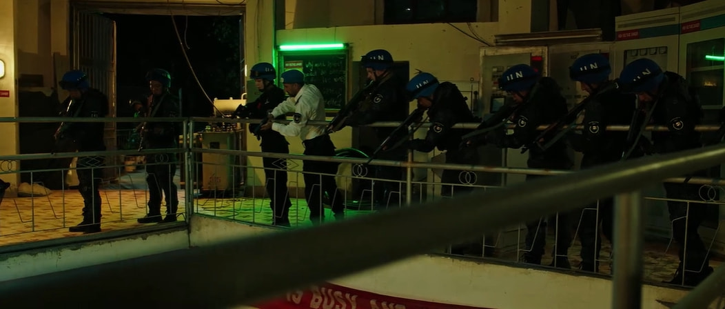 这部网大上线就热度第一,口碑却两极分化,堪称低配《拆弹专家》