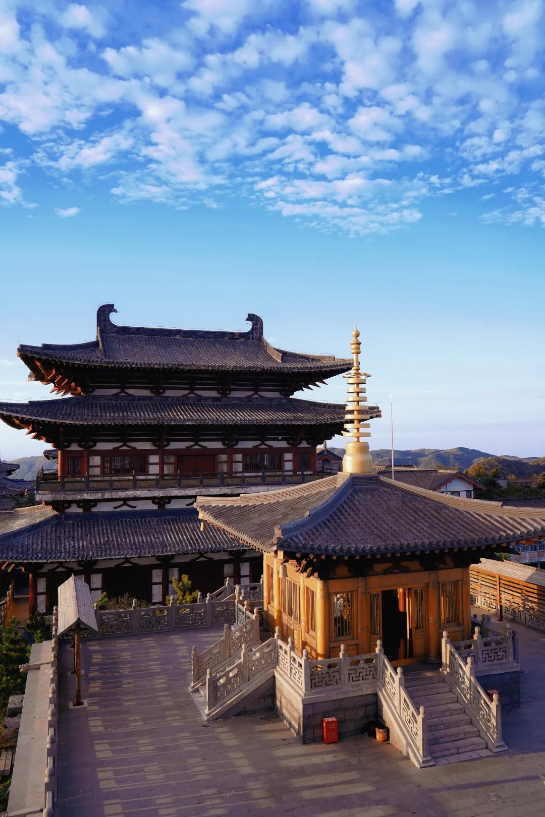 随州旅游景区夜景,随州大洪山金顶看日出