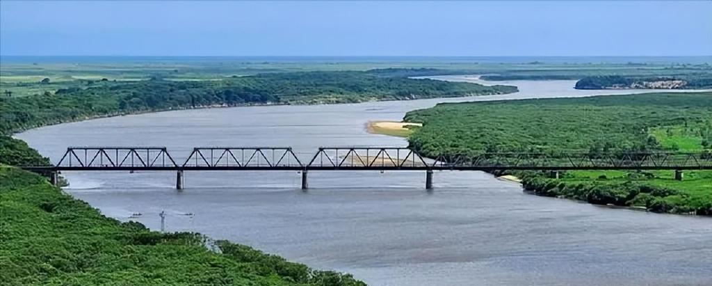 俄罗斯开放海参崴港,海参崴港口能让东北经济振兴么