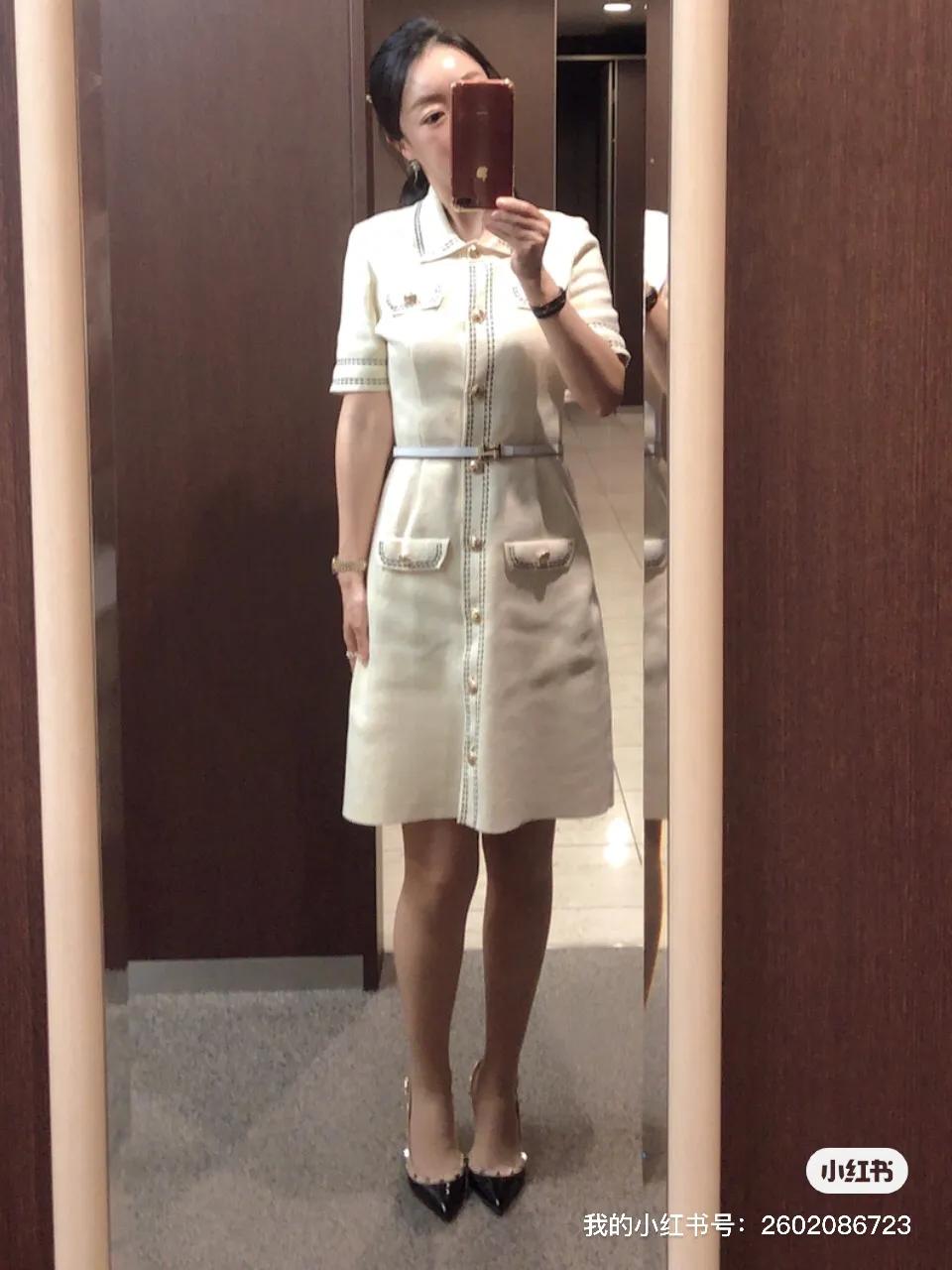 粉色华伦天奴高跟鞋搭配铆钉鞋 (胖人穿华伦天奴铆钉平底鞋搭配)