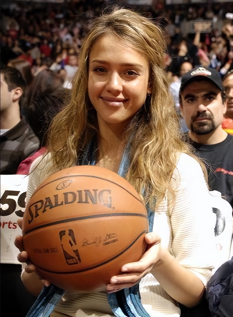 如何判断一个人适合打nba,假如普通人去nba打一场能得分吗