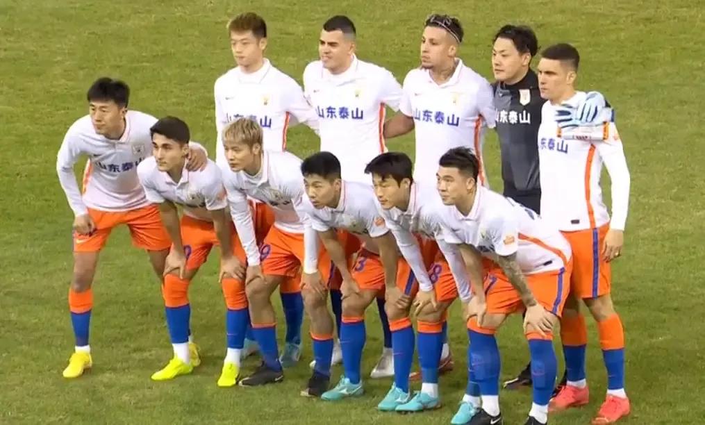 山东泰山迎战上海海港首发,山东泰山战胜上海海港队