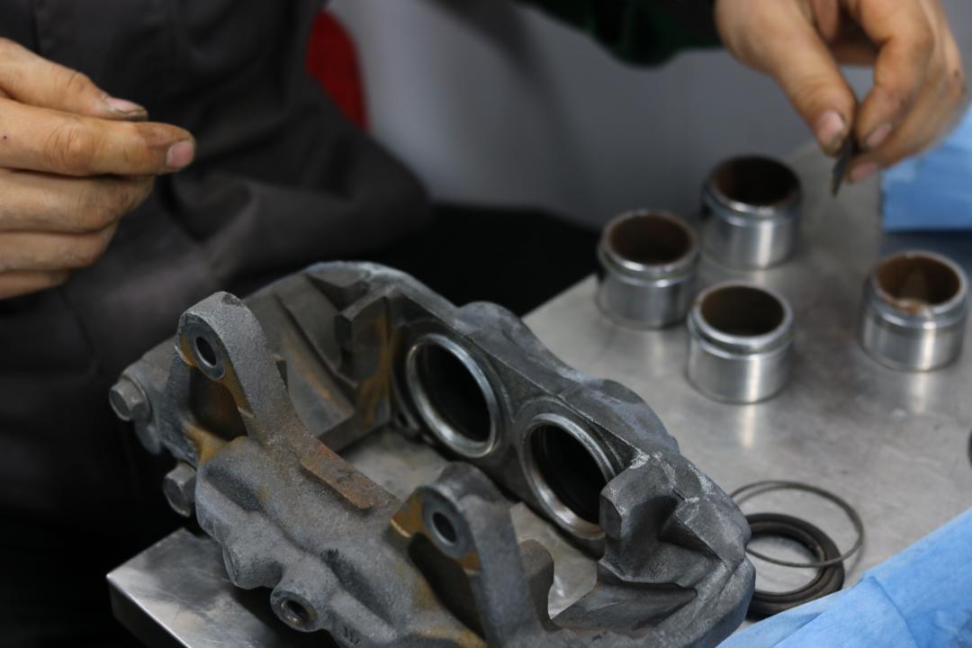 06年丰田霸道汽车翻新全过程,从山西拉回来的车